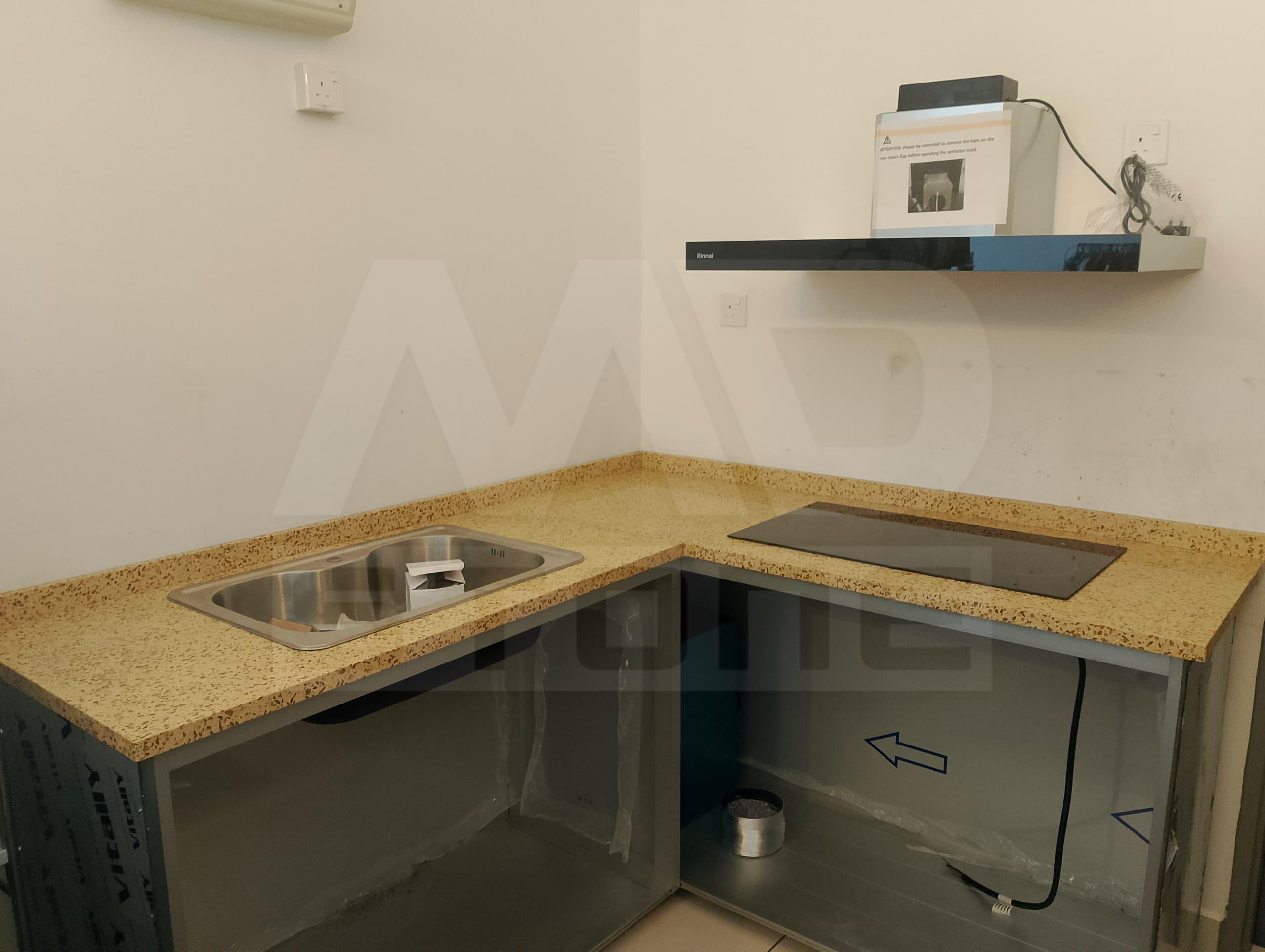 Quartz Q2 Cream Gold