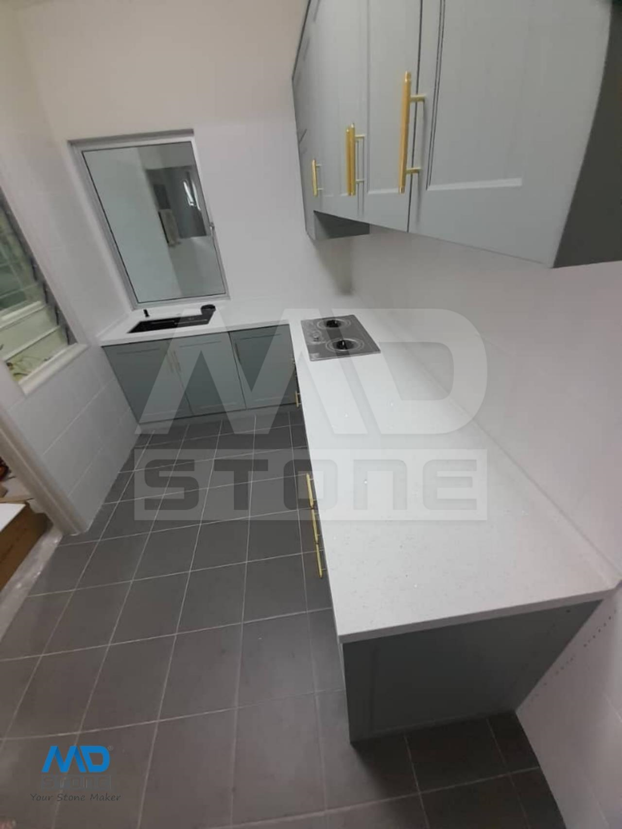 Q1 Series White Pearl Quartz Stone Table Top